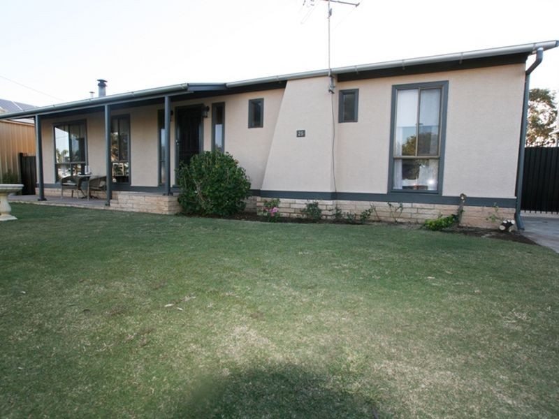 25 Yelta Street, Port Clinton SA 5570