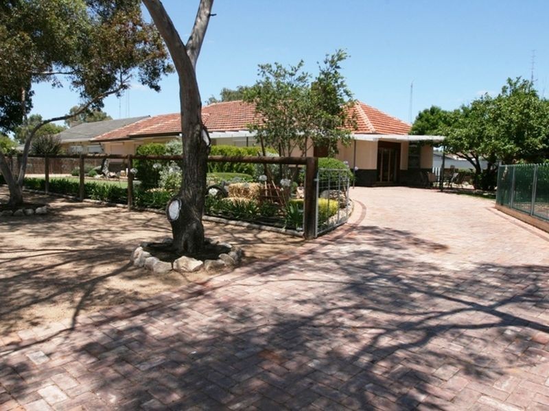 15 Cornwall Street, Kadina SA 5554