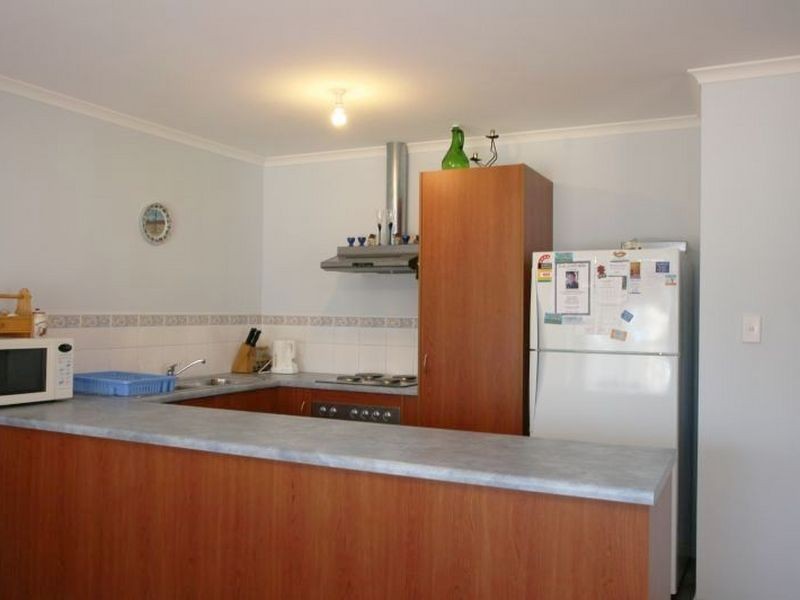 8 Gloria Avenue, North Beach SA 5556