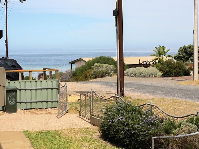 8 Gloria Avenue, North Beach SA 5556