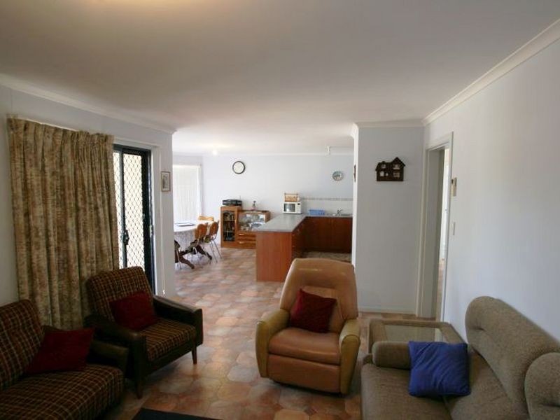 8 Gloria Avenue, North Beach SA 5556