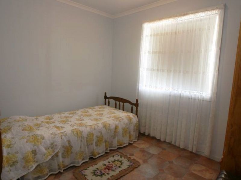 8 Gloria Avenue, North Beach SA 5556