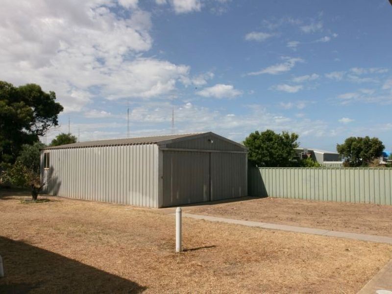 8 Gloria Avenue, North Beach SA 5556