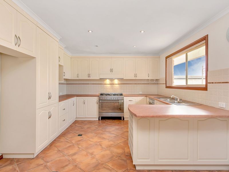 6 Gilmore Crescent, Wallaroo SA 5556