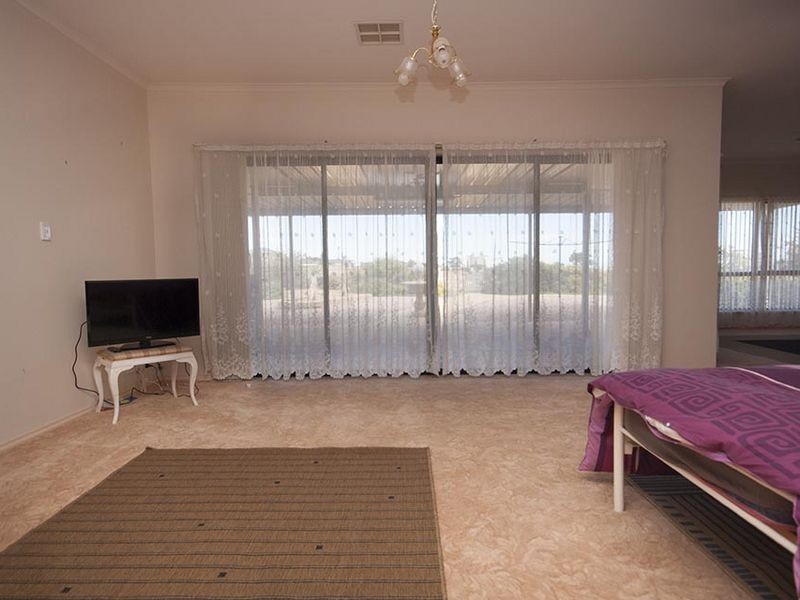 7 Gilmore Crescent, Wallaroo SA 5556