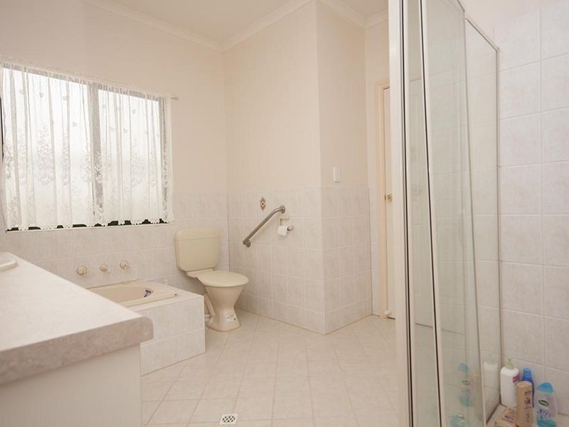 7 Gilmore Crescent, Wallaroo SA 5556
