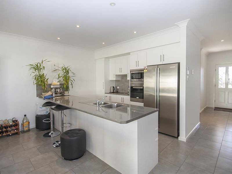 27 Diagonal Road, Wallaroo SA 5556