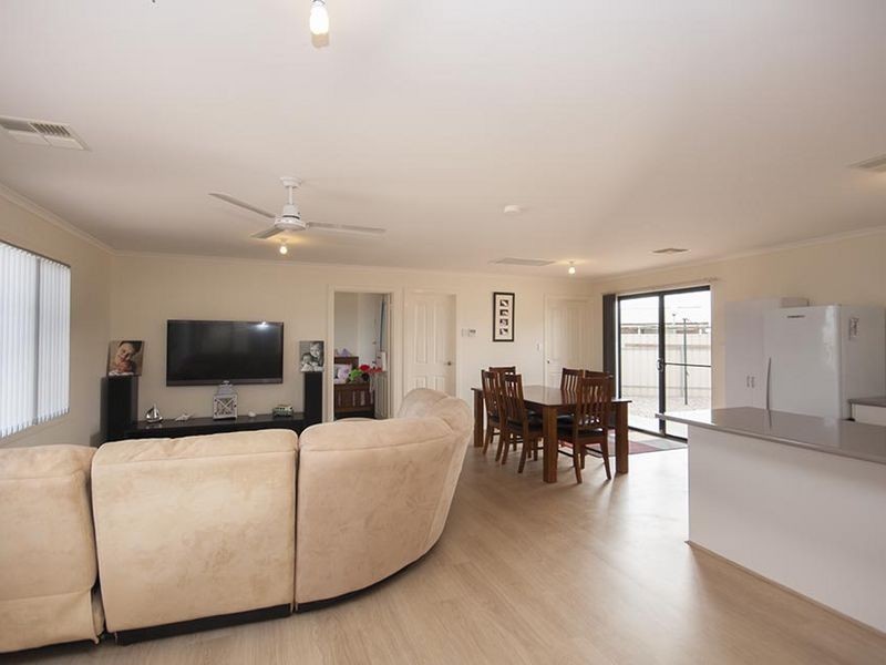 8 Roy Court, North Beach SA 5556