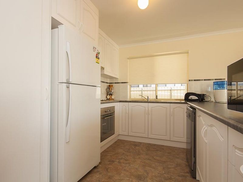 8 Kassa Road, North Beach SA 5556