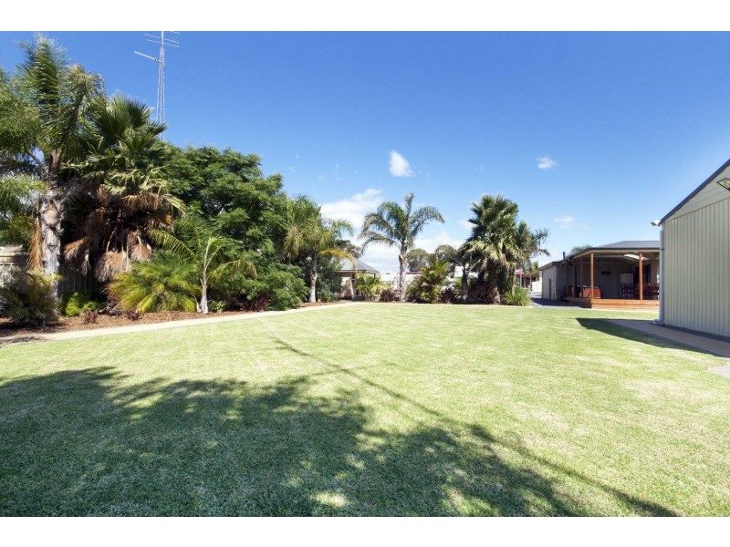16 Diagonal Rd, Wallaroo SA 5556