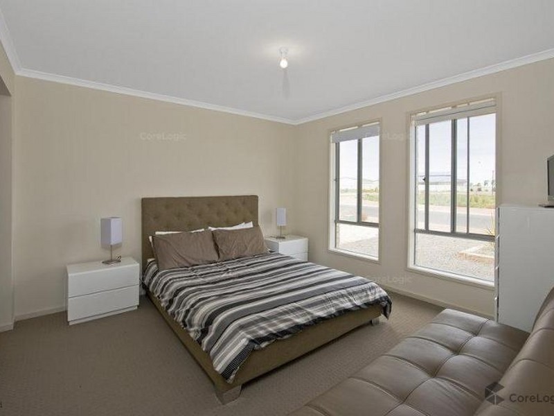5 Dovenby Street, North Beach SA 5556