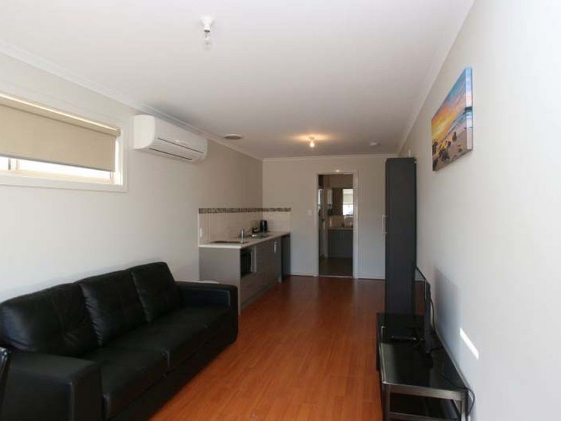 Cabin 33 North Beach Tourist Park, Wallaroo SA 5556