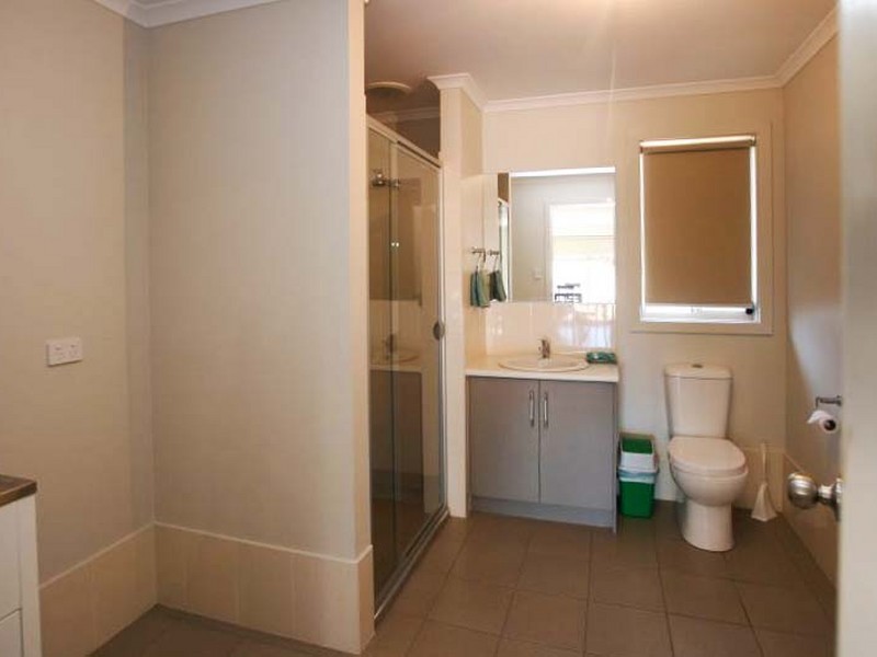 Cabin 33 North Beach Tourist Park, Wallaroo SA 5556