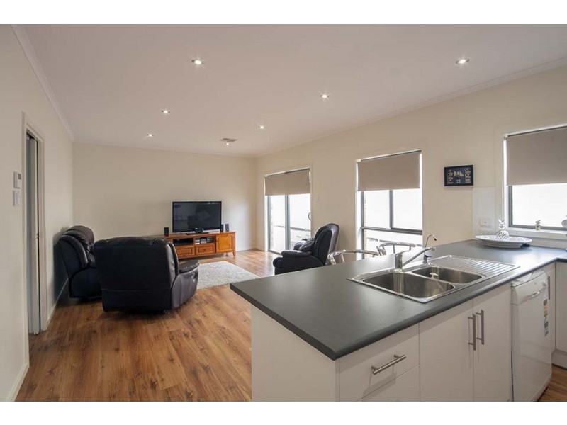 4 Meander Way, North Beach SA 5556