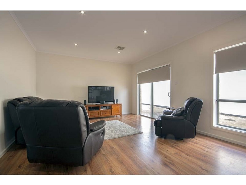4 Meander Way, North Beach SA 5556