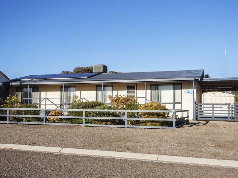 16 George Street, Wallaroo SA 5556