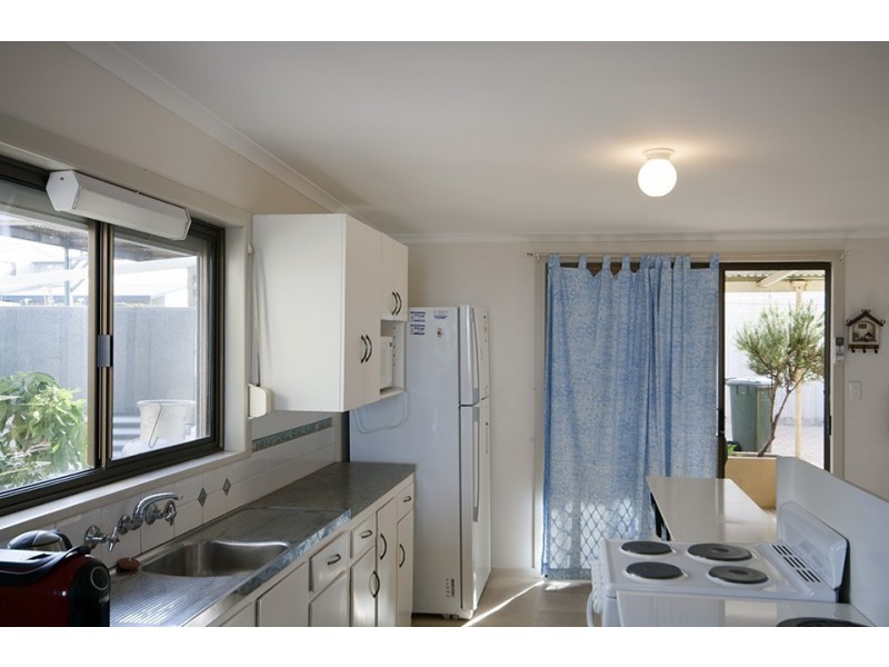 14 Esplanade, North Beach SA 5556