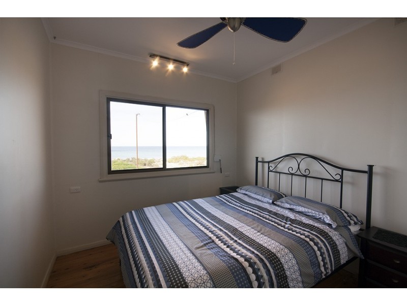 14 Esplanade, North Beach SA 5556