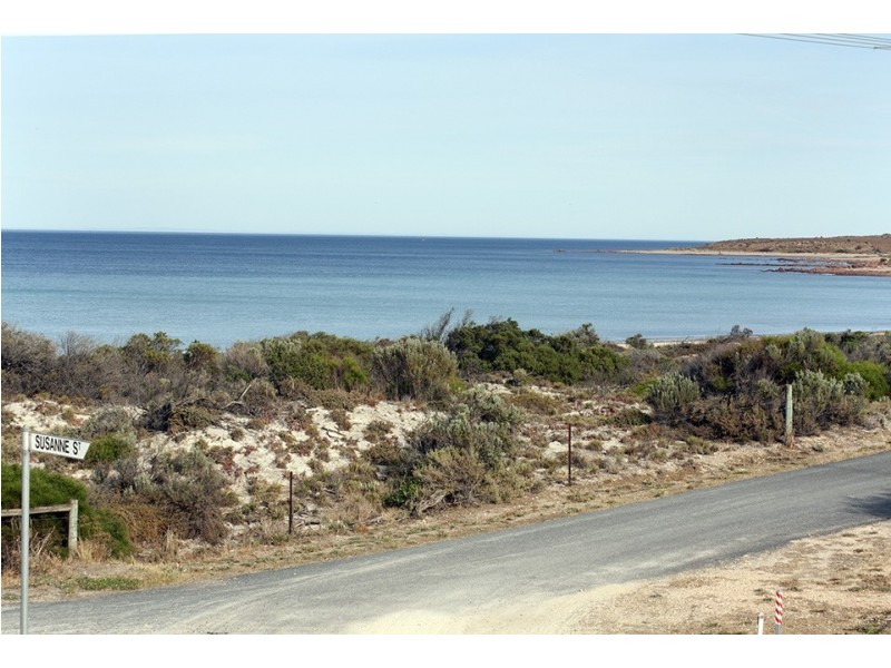 14 Esplanade, North Beach SA 5556
