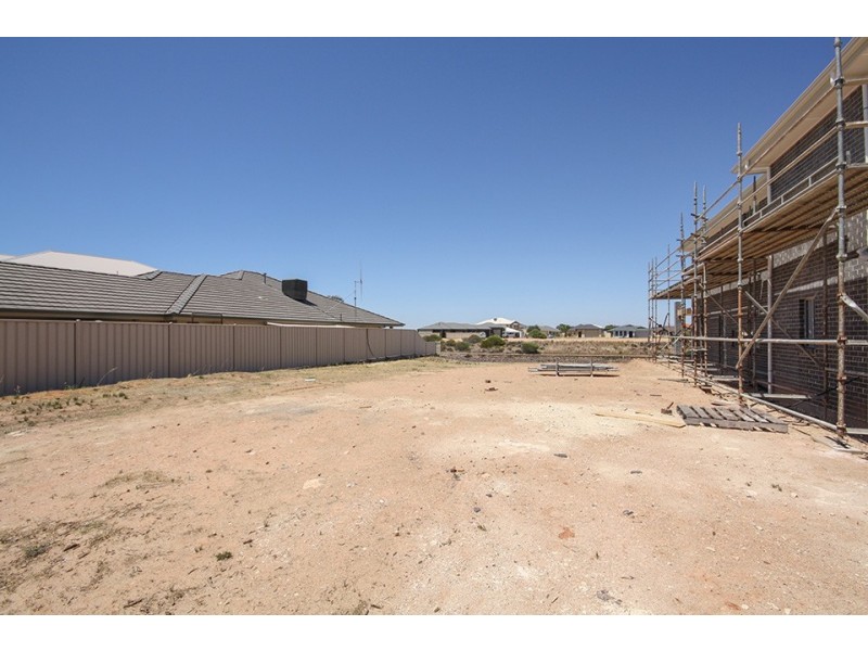 18 Genoa Place, Wallaroo SA 5556