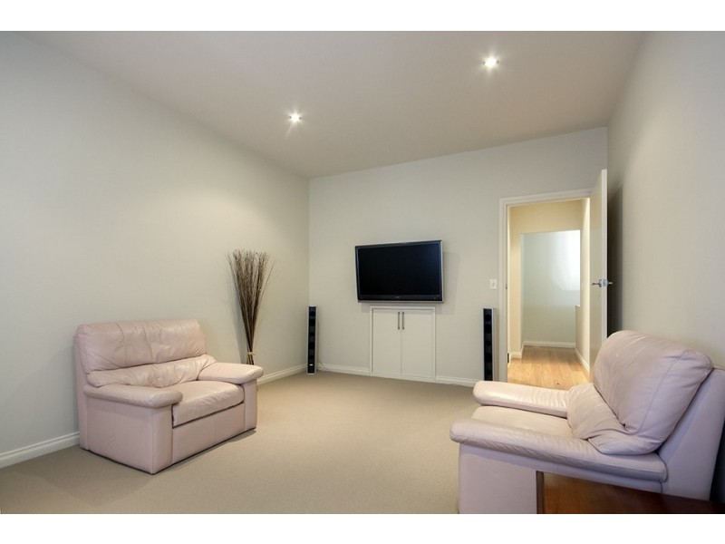 11 Rose Ave, North Beach SA 5556