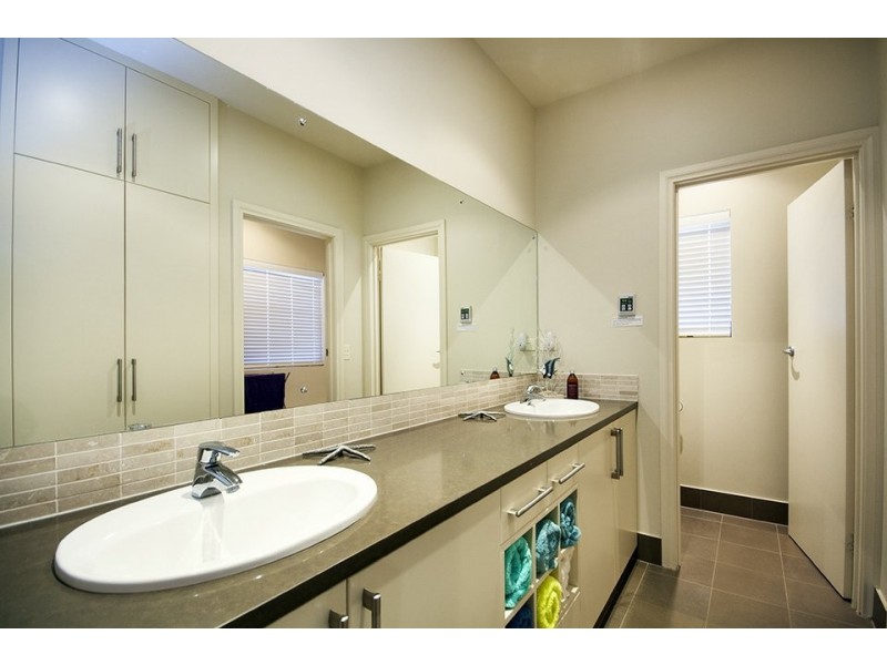 11 Rose Ave, North Beach SA 5556