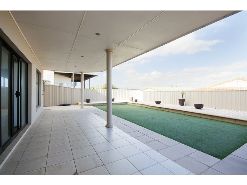 11 Rose Ave, North Beach SA 5556