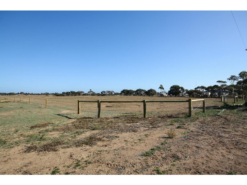 Lot 3 Rosslyn Rd, Wallaroo SA 5556