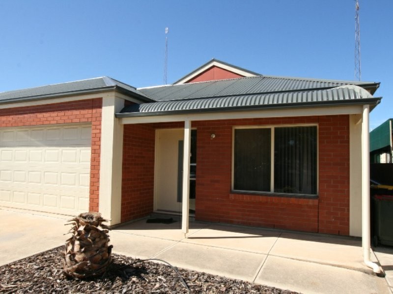 32 Kadina Road, Wallaroo SA 5556