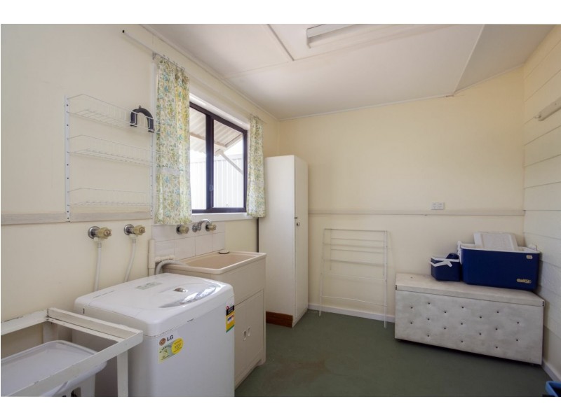 32 Ireland St, Wallaroo SA 5556