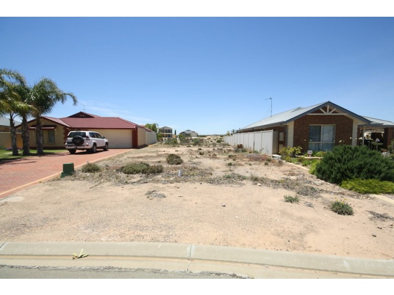 100 Gilmore Crs, Wallaroo SA 5556