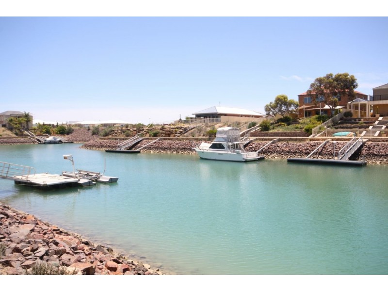 100 Gilmore Crs, Wallaroo SA 5556