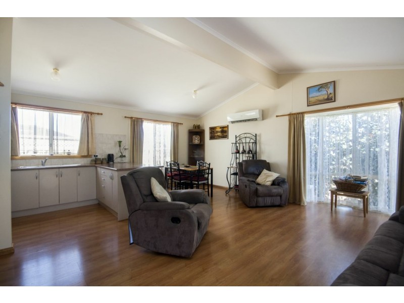 8 Adelaide Street, Wallaroo SA 5556