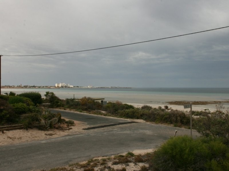 56 Esplanade, North Beach SA 5556