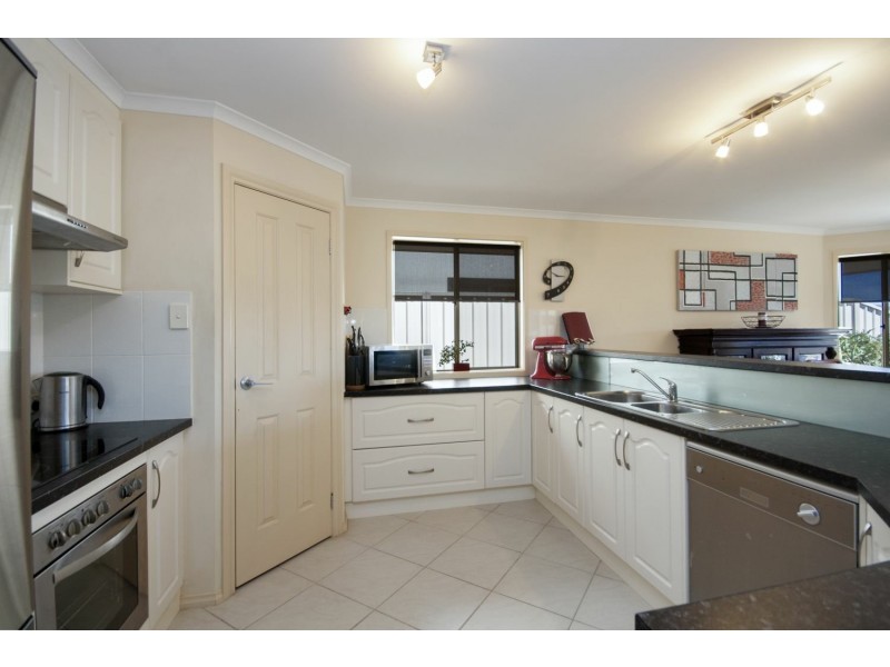 16 Spinnaker Court, Wallaroo SA 5556