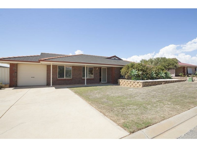 6 Gilmore Cres, Wallaroo SA 5556