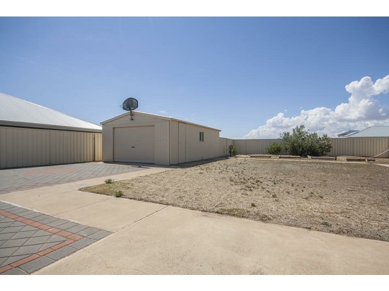 6 Gilmore Cres, Wallaroo SA 5556