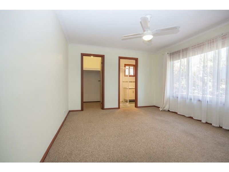 6 Gilmore Cres, Wallaroo SA 5556