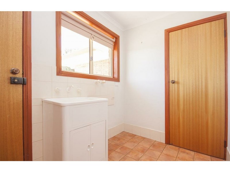 6 Gilmore Cres, Wallaroo SA 5556