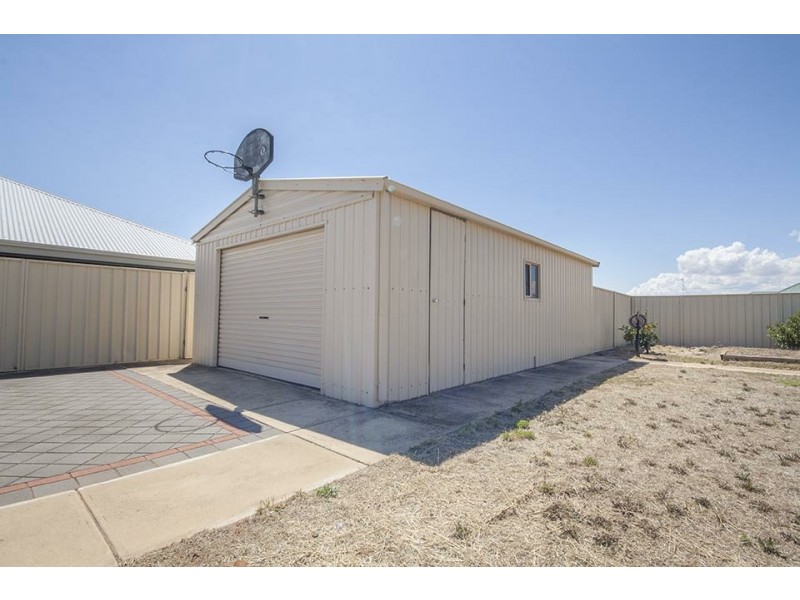 6 Gilmore Cres, Wallaroo SA 5556