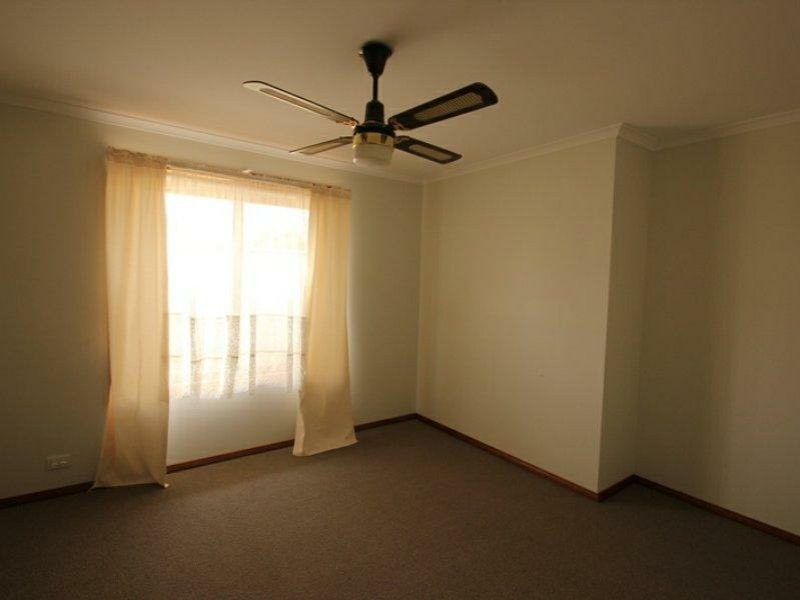 4 Gilmore Crescent, Wallaroo SA 5556