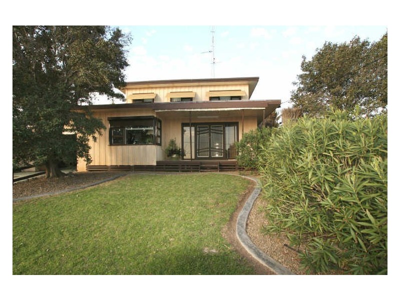 17 Esplanade, North Beach SA 5556