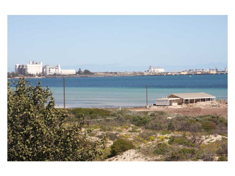 17 Esplanade, North Beach SA 5556