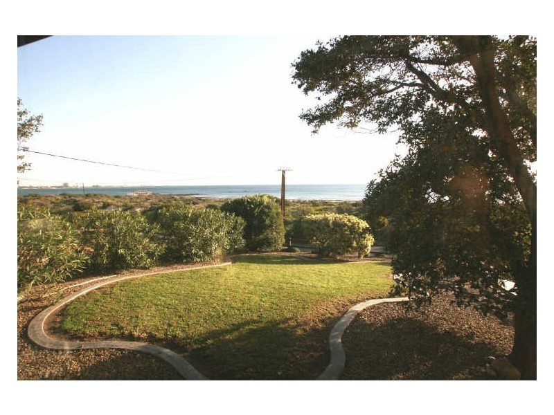 17 Esplanade, North Beach SA 5556