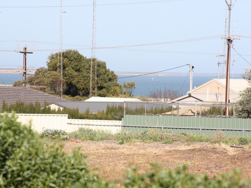 2 Islesworth Street, North Beach SA 5556