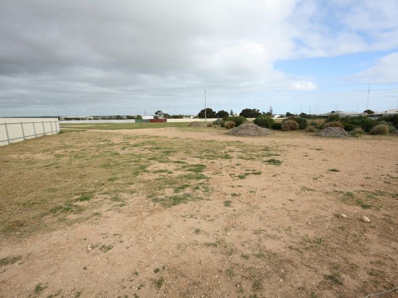 2 Islesworth Street, North Beach SA 5556