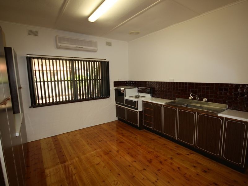 30 Kadina Rd, Wallaroo SA 5556