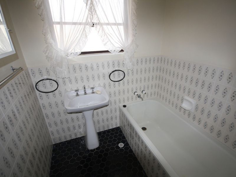 30 Kadina Rd, Wallaroo SA 5556