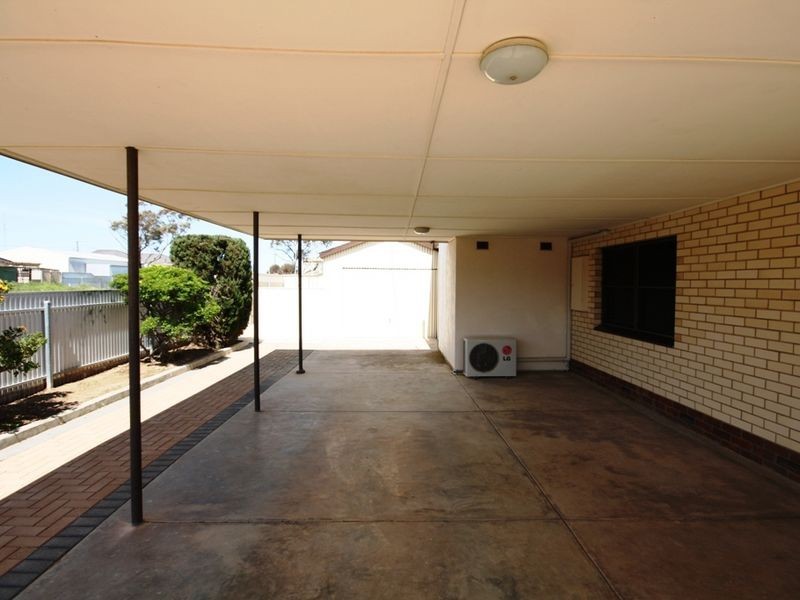 30 Kadina Rd, Wallaroo SA 5556