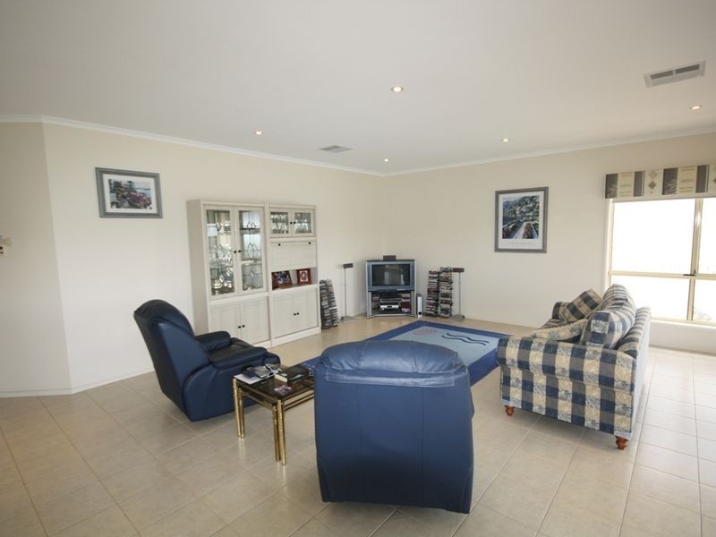 46 Pamir Court, Wallaroo SA 5556